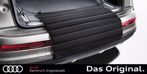 Original Audi Ladekantenschutzmatte 8X0061190B zur Befestigung an den Ladehaken des Kofferraums Original Audi Ladekantenschutzmatte 8X0061190B zur Befestigung an den Ladehaken des Kofferraums